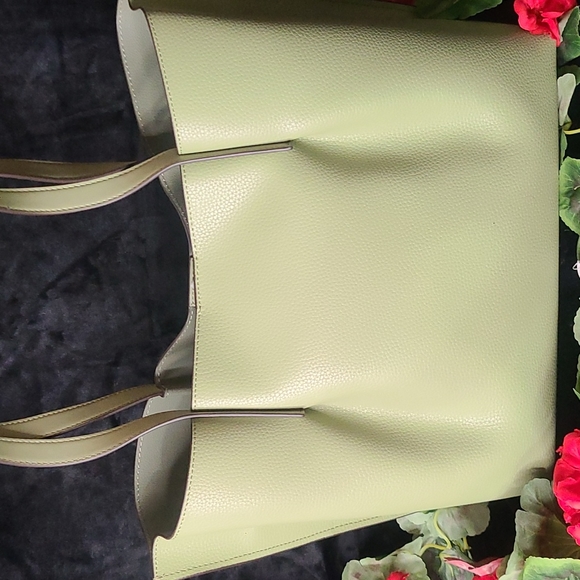 Michael Kors tote - Picture 5 of 7